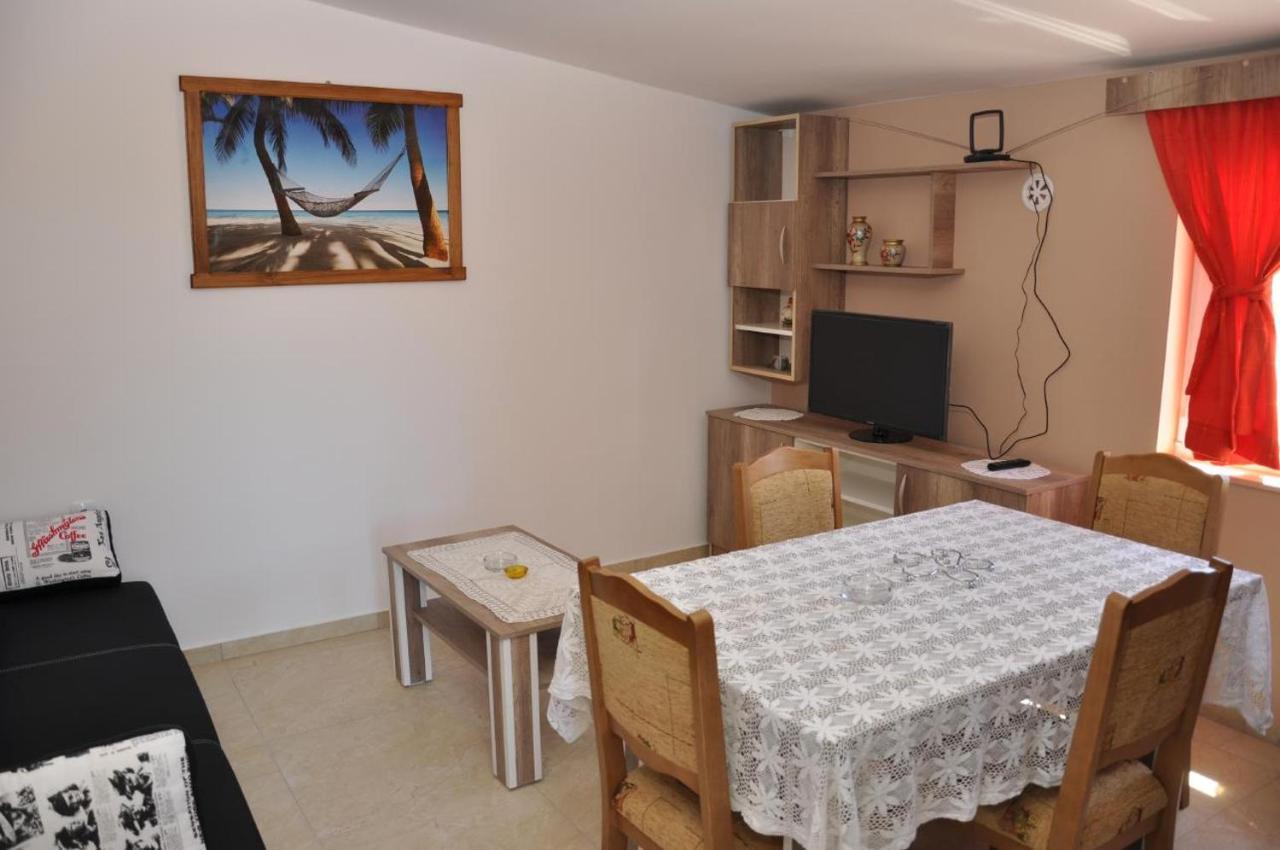 Eva Apartman Gornji Karin Kültér fotó